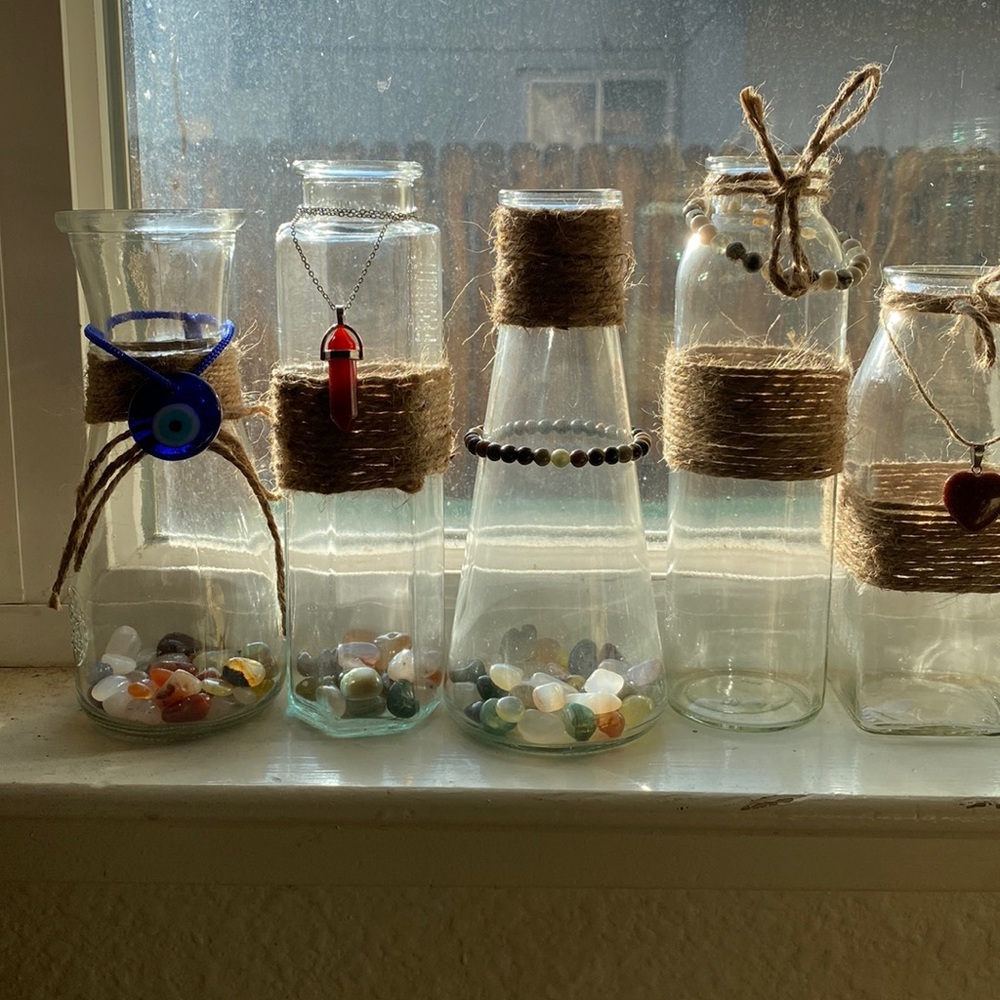 Glass bases with crystals